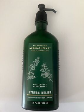 Bath & Body Works Aromatherapy Eucalyptus + Spearmint Moisturizing Body Lotion